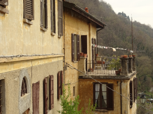 Houses attached to San Donato